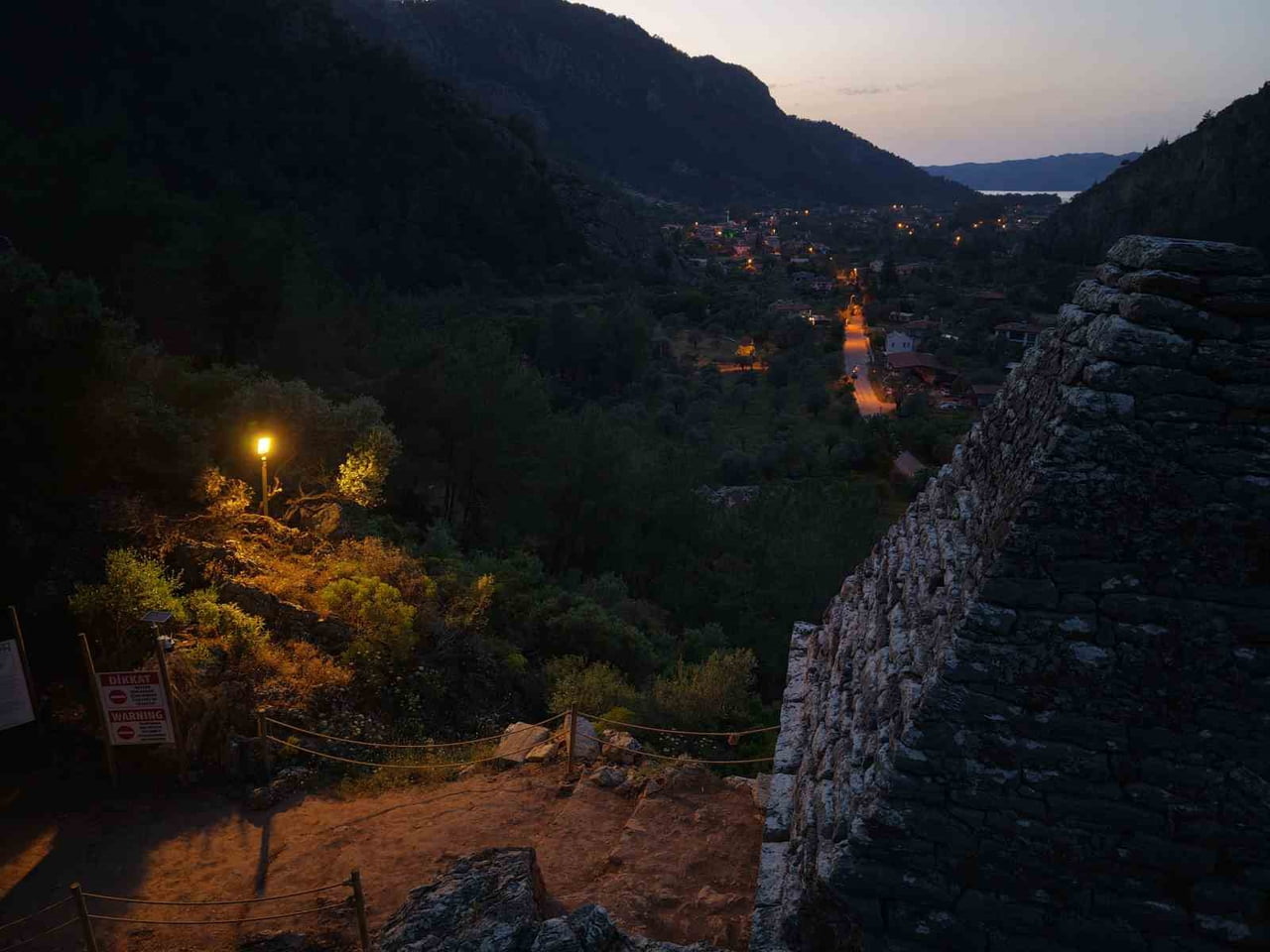 DİAGORAS'IN PİRAMİT MEZARI GECE AYDINLATMASIYLA YENİ GÖRÜNÜMÜNE KAVUŞTU