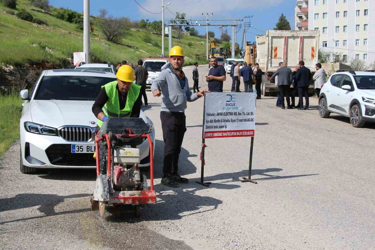 DİCLE ELEKTRİK, MARDİN'İN MERKEZ ARTUKLU İLÇESİNDE ELEKTRİK ŞEBEKESİNİ 758 MİLYON LİRALIK ALTYAPI...