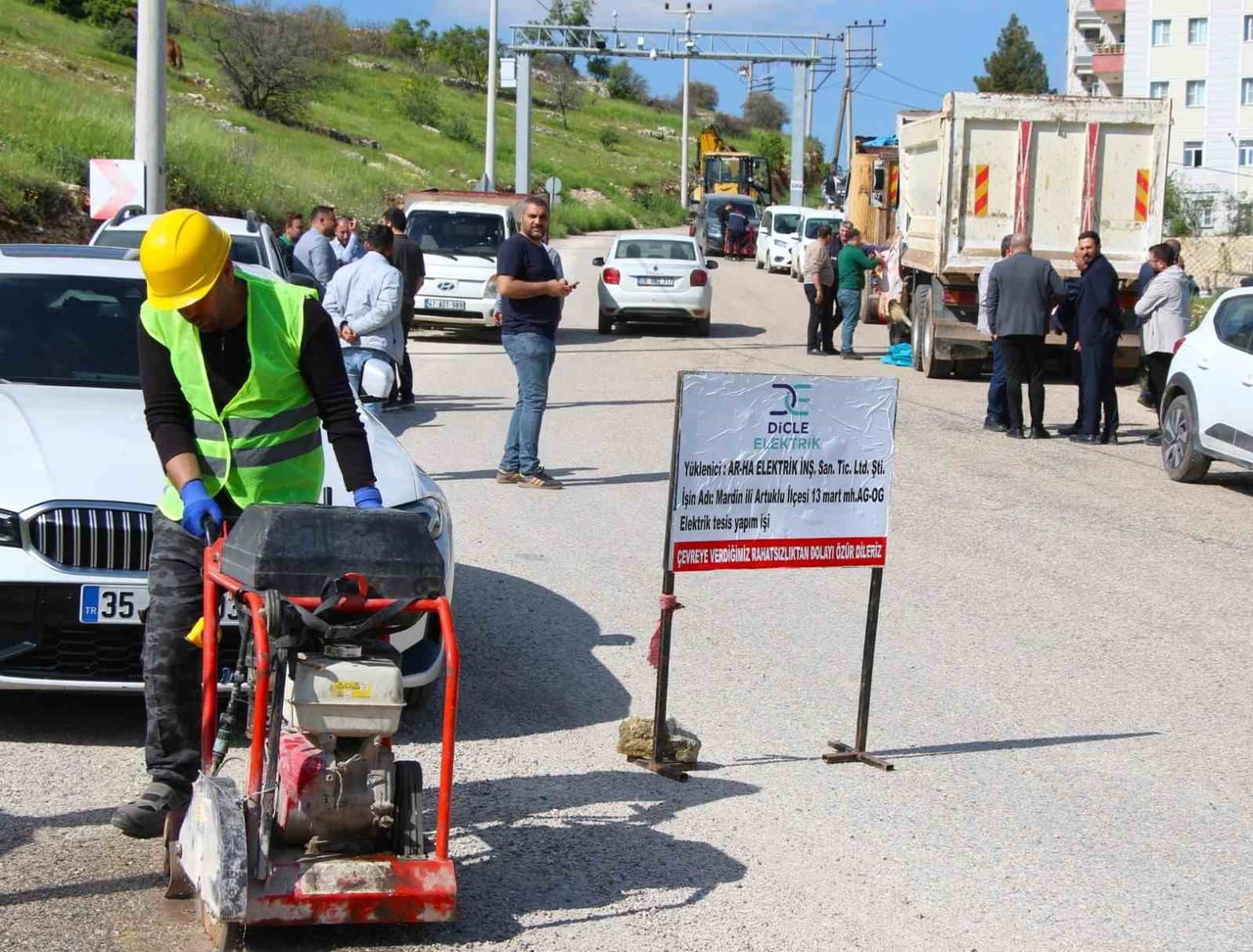 DİCLE ELEKTRİK, MARDİN'İN MERKEZ ARTUKLU İLÇESİNDE ELEKTRİK ŞEBEKESİNİ 758 MİLYON LİRALIK ALTYAPI...