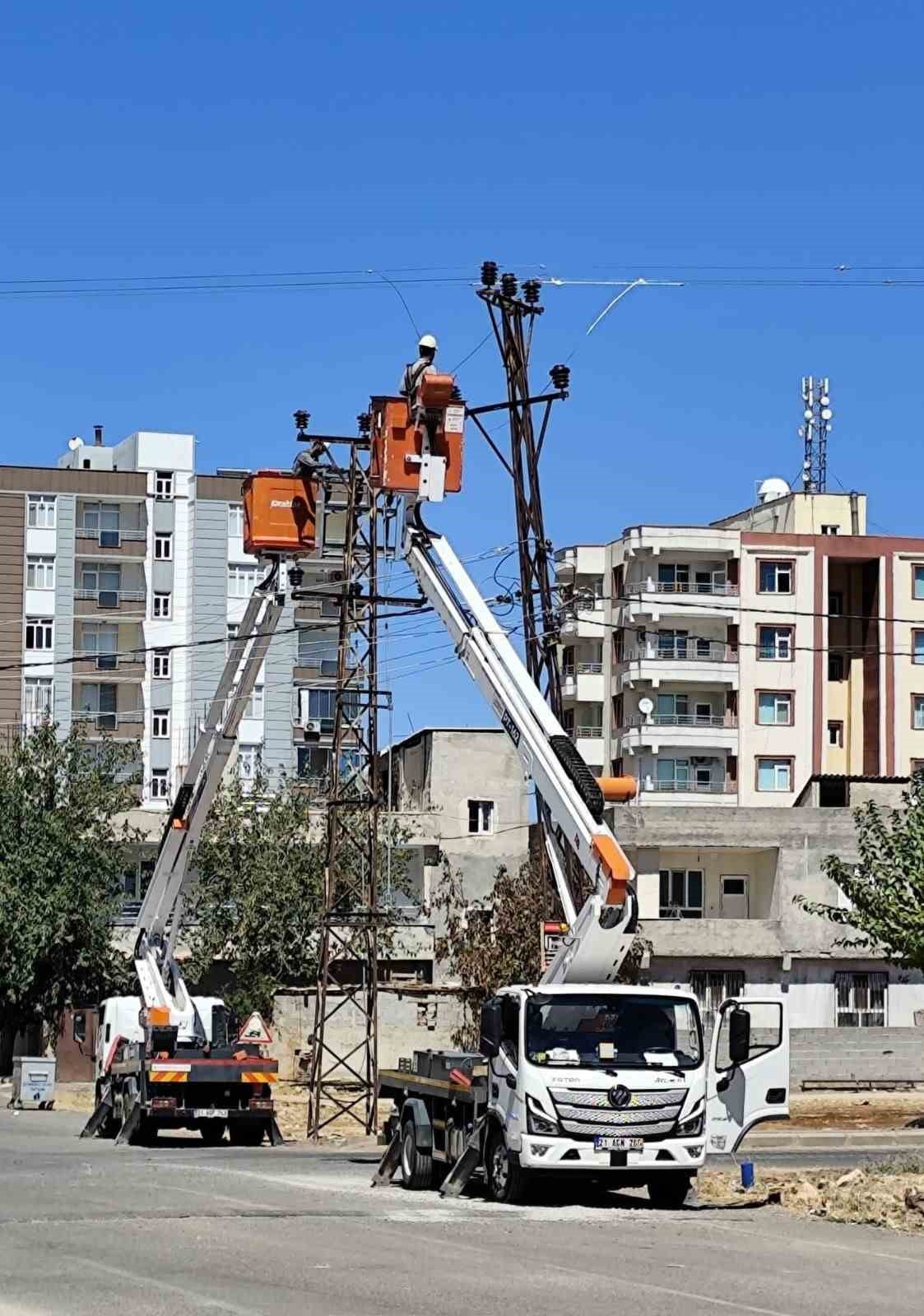DİCLE ELEKTRİK, ŞANLIURFA'YA 5 AYDA 1 MİLYAR LİRAYI AŞAN YATIRIM YAPTI
