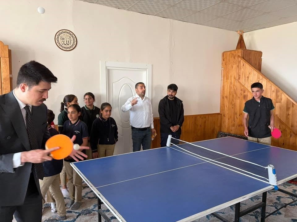DİGOR’DA ÇEDES YIL SONU COŞKUSU: KAYMAKAM KAHRAMAN ÖĞRENCİLERLE BULUŞTU(KARS-İHA)