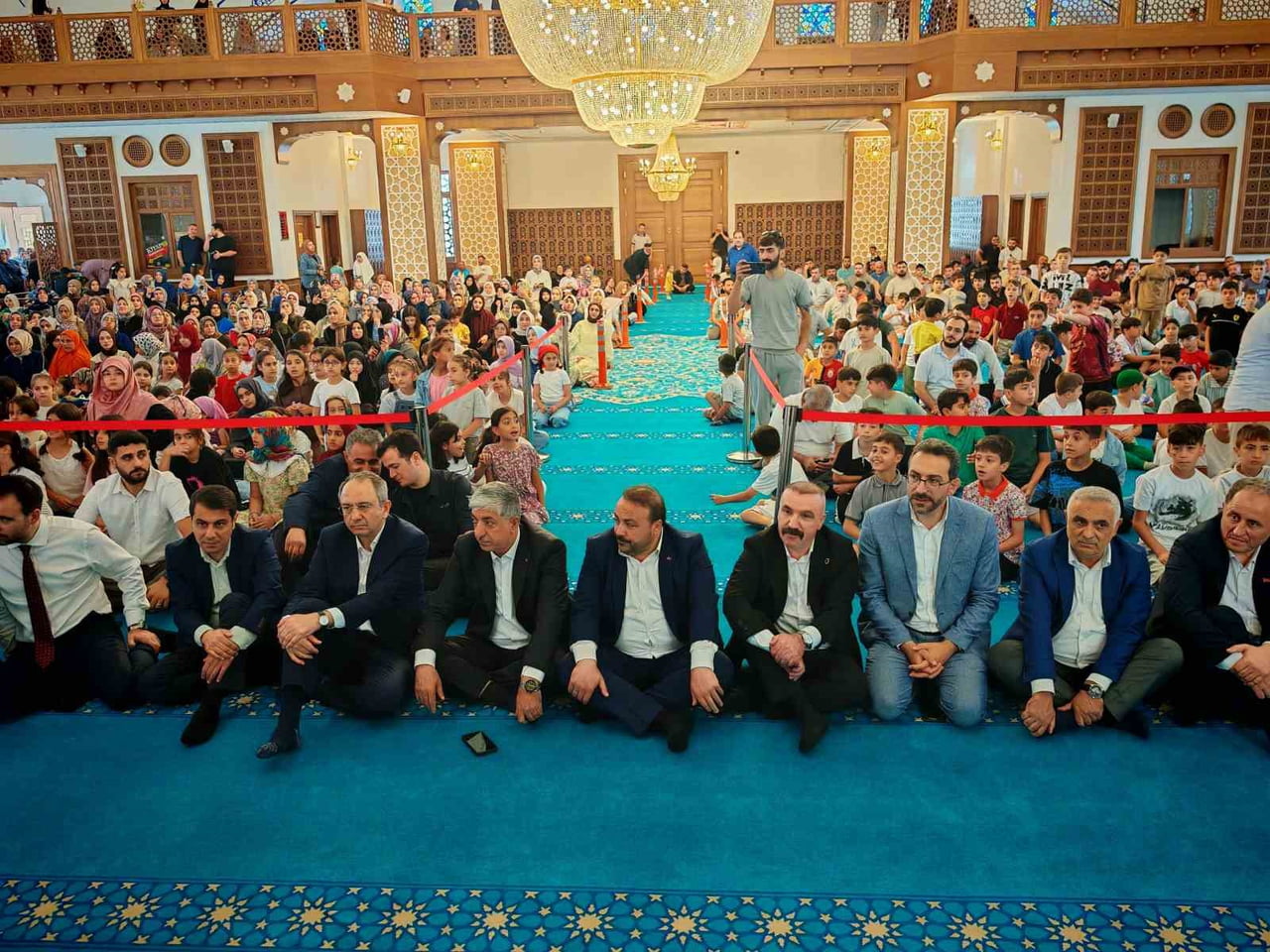 DİLOVASI’NDA 7-10 YAŞ KUR’AN KURSLARI KAPANIŞ PROGRAMI, ÖĞRENCİLER VE AİLELERİN KATILIMIYLA İMES...
