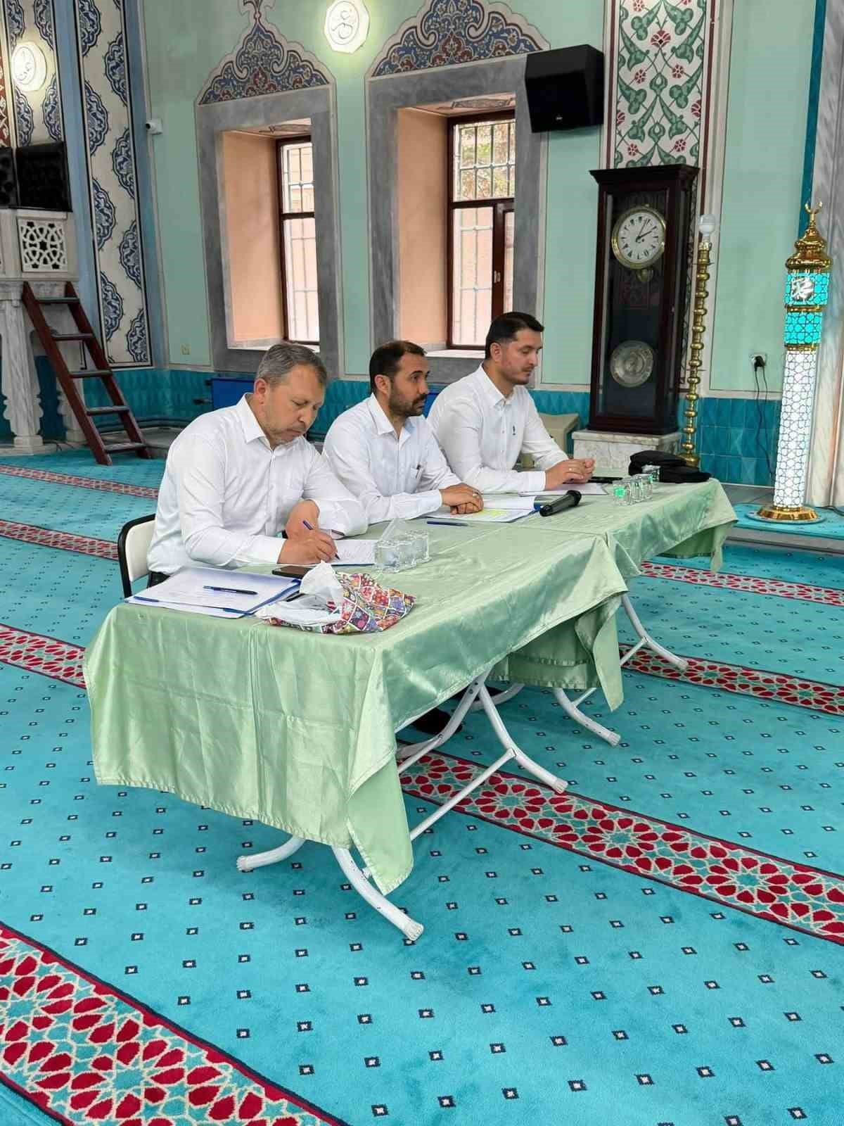 DİN GÖREVLİLERİ ARASINDA EZANI GÜZEL OKUMA VE ETKİLİ HUTBE SUNUMU YARIŞMALARI YAPILDI.