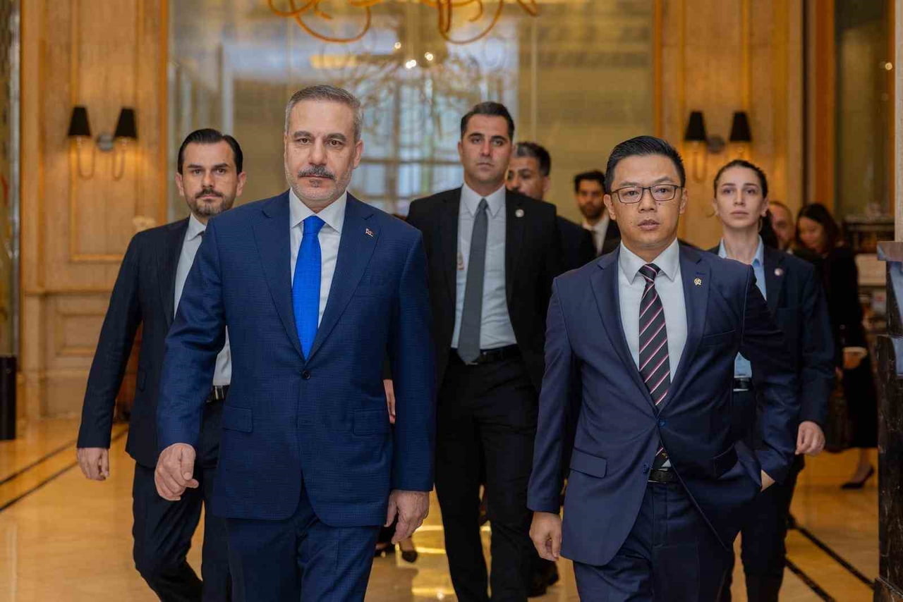 DIŞİŞLERİ BAKANI FİDAN, ENDONEZYALI MEVKİDAŞI SUGİONO İLE GÖRÜŞTÜ