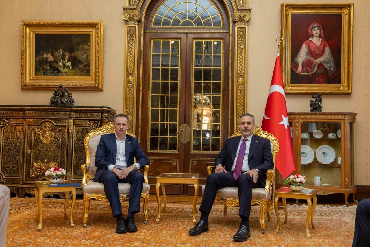DIŞİŞLERİ BAKANI FİDAN, PUTİN'İN DANIŞMANI MEDİNSKİY İLE BİR ARAYA GELDİ