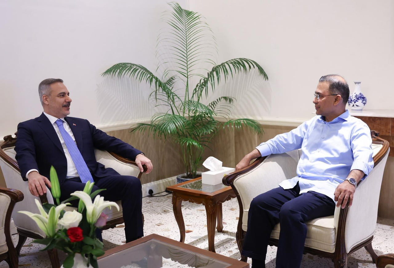 DIŞİŞLERİ BAKANI HAKAN FİDAN,  BANGLADEŞ BAŞBAKANI TARIK RAHMAN TARAFINDAN KABUL EDİLDİ.
