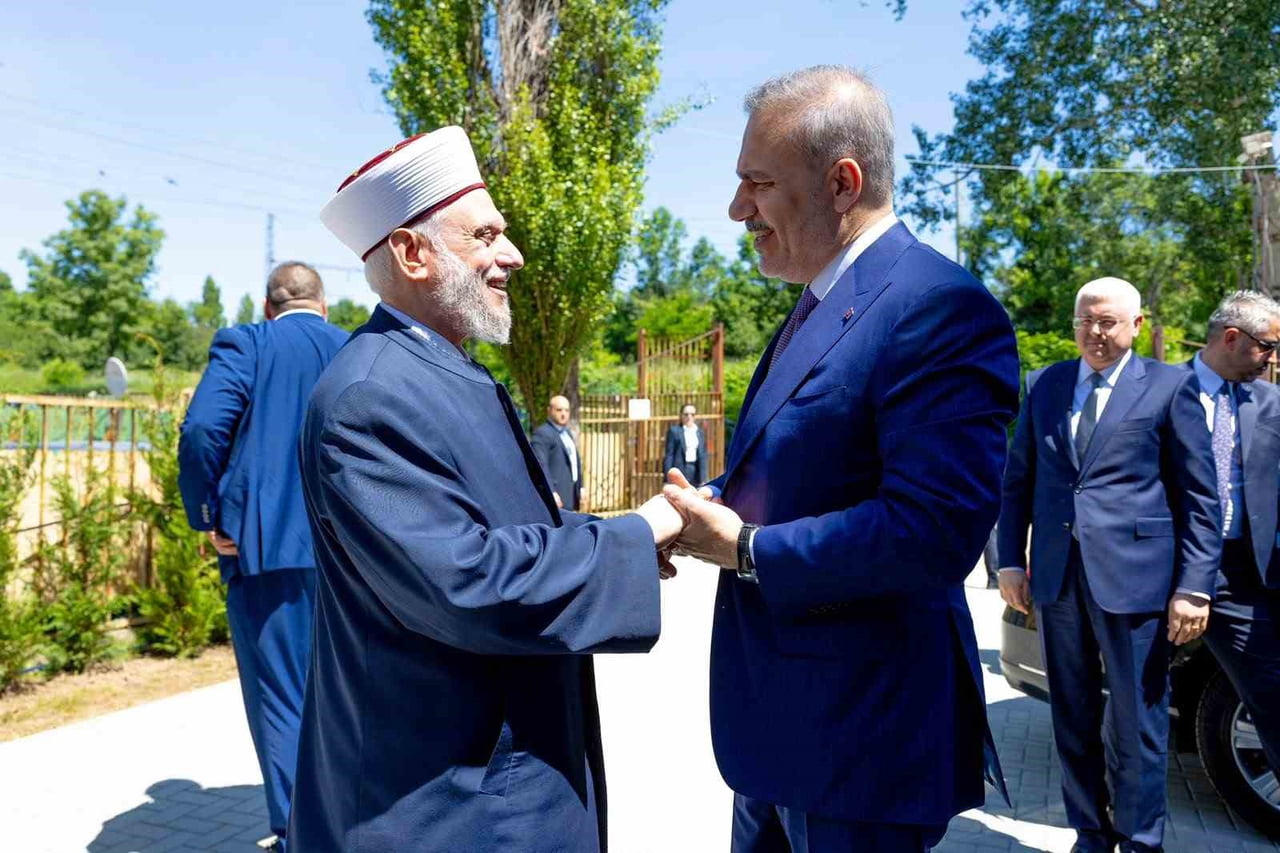 DIŞİŞLERİ BAKANI HAKAN FİDAN, BULGARİSTAN TEMASLARI KAPSAMINDA SOFYA YÜKSEK İSLAM ENSTİTÜSÜ'NÜ...