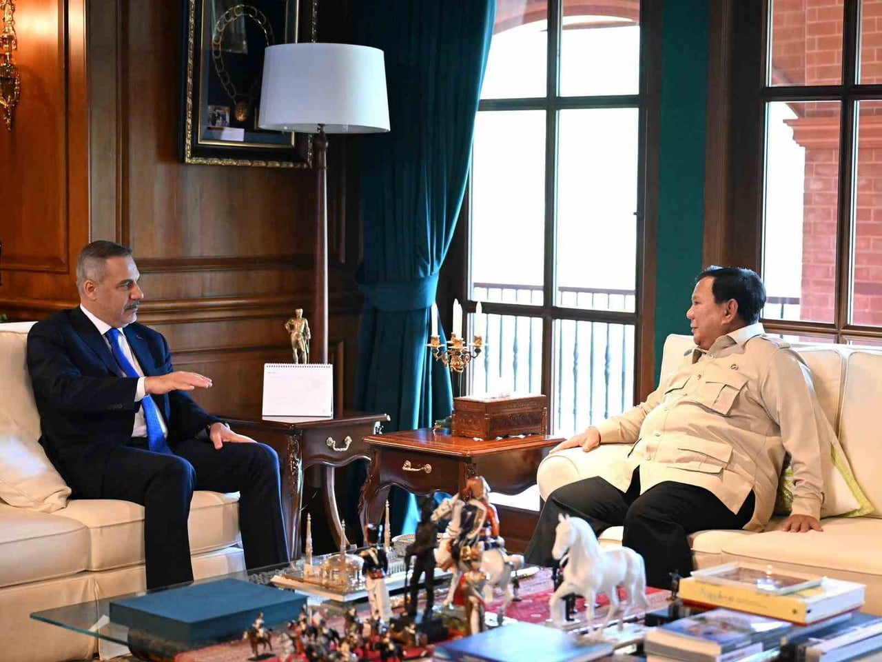 DIŞİŞLERİ BAKANI HAKAN FİDAN, JAKARTA’DA ENDONEZYA CUMHURBAŞKANI PRABOWO SUBİANTO İLE BİR ARAYA...
