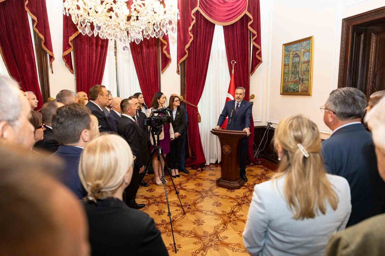 DIŞİŞLERİ BAKANI HAKAN FİDAN, SOFYA TEMASLARI KAPSAMINDA BULGARİSTAN’DAKİ TÜRK İŞ İNSANLARI VE...