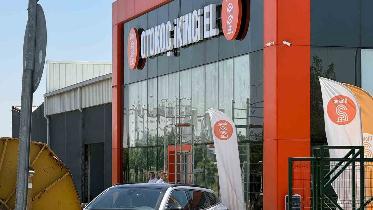 DİYARBAKIR'DA OTOKOÇ BİNASINA KİMLİĞİ BELİRSİZ KİŞİ VEYA KİŞİLER TARAFINDAN SİLAHLI SALDIRI...