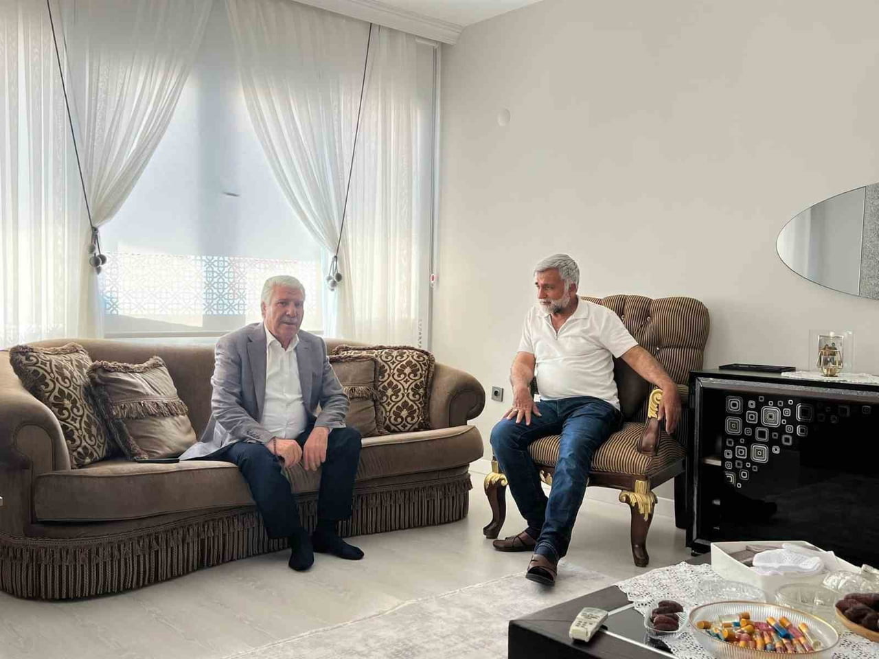 DİYARBAKIR'IN ÇERMİK İLÇESİNDE KUTSAL TOPRAKLARA GİDEREK HAC VAZİFESİNİ YERİNE GETİREN HACILAR...
