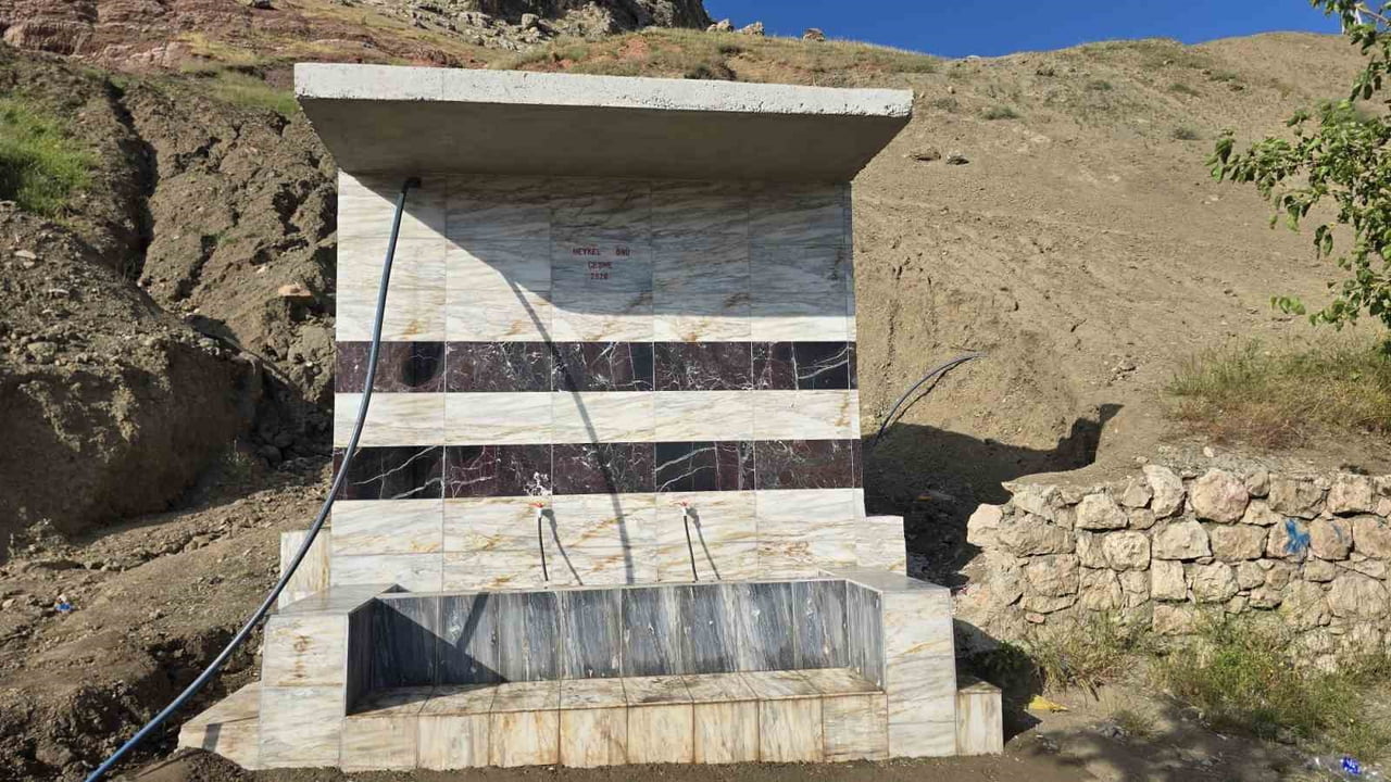 DİYARBAKIR'IN ÇERMİK İLÇESİNDE ÖZGÜR VE KORKMAZ ENGİN İSİMLİ KARDEŞLER, SOSYAL SORUMLULUK...