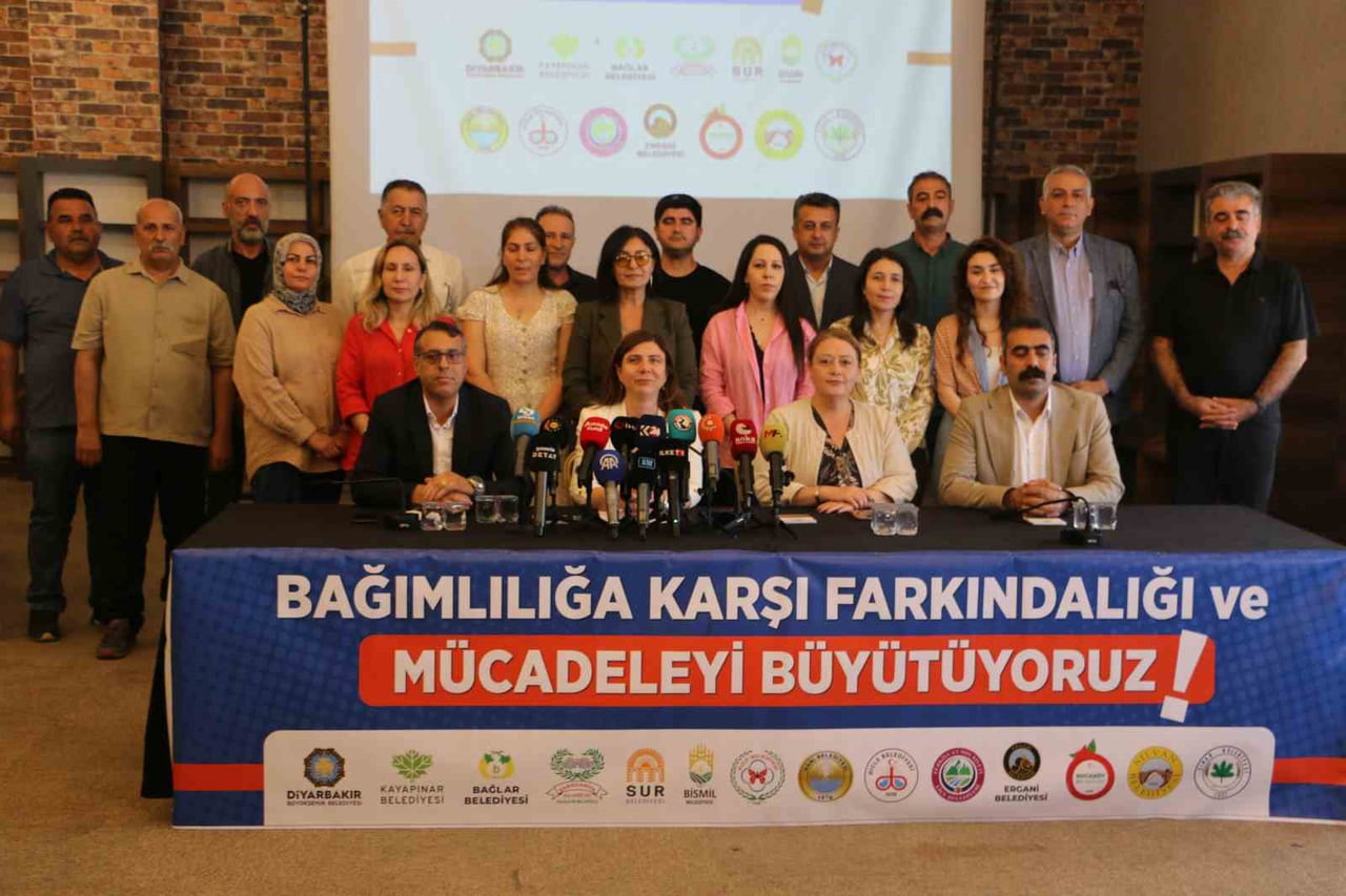 –  DİYARBAKIR BÜYÜKŞEHİR BELEDİYESİ, MADDE BAĞIMLILIĞIYLA MÜCADELEDE YENİ BİR DÖNEMİ BAŞLATIYOR....