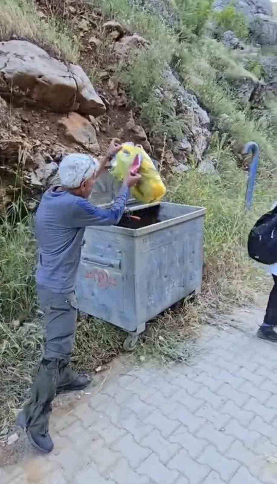 DİYARBAKIR’IN ÇERMİK İLÇESİNDE SİNEK ÇAYI SU KAYNAĞI MESİRE ALANINDA PİKNİK YAPMAYA GELEN DUYARLI...