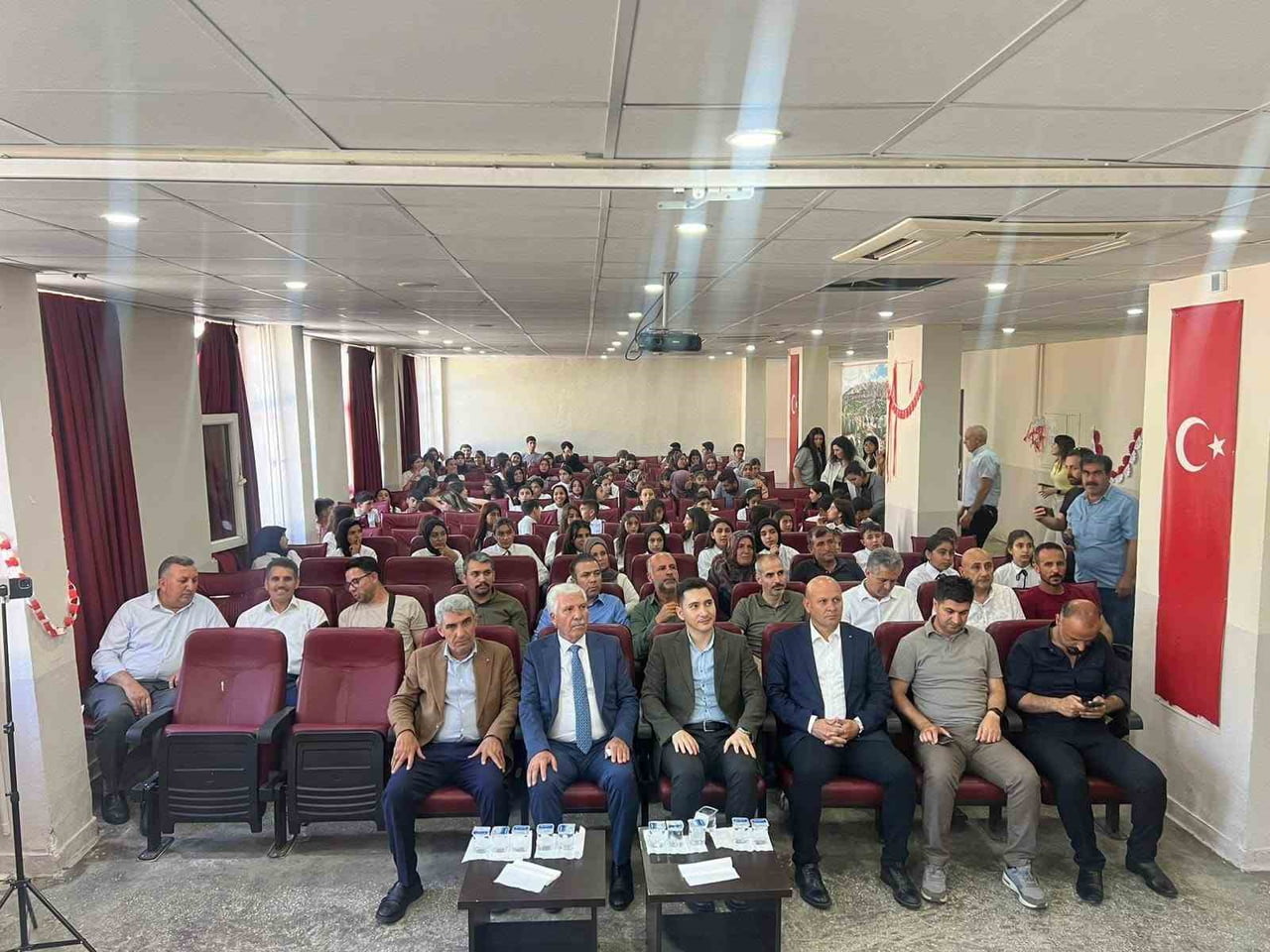 DİYARBAKIR’IN ÇERMİK İLÇESİNDE, YIL SONU ETKİNLİKLERİ KAPSAMINDA DÜZENLENEN KORO FESTİVALİ, BÜYÜK...