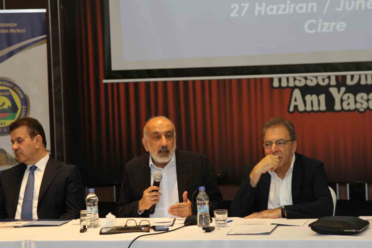 DİYARBAKIR TİCARET VE SANAYİ ODASI (DTSO) YÖNETİM KURULU BAŞKANI MEHMET KAYA (ORTADA), TÜRKİYE'DE...