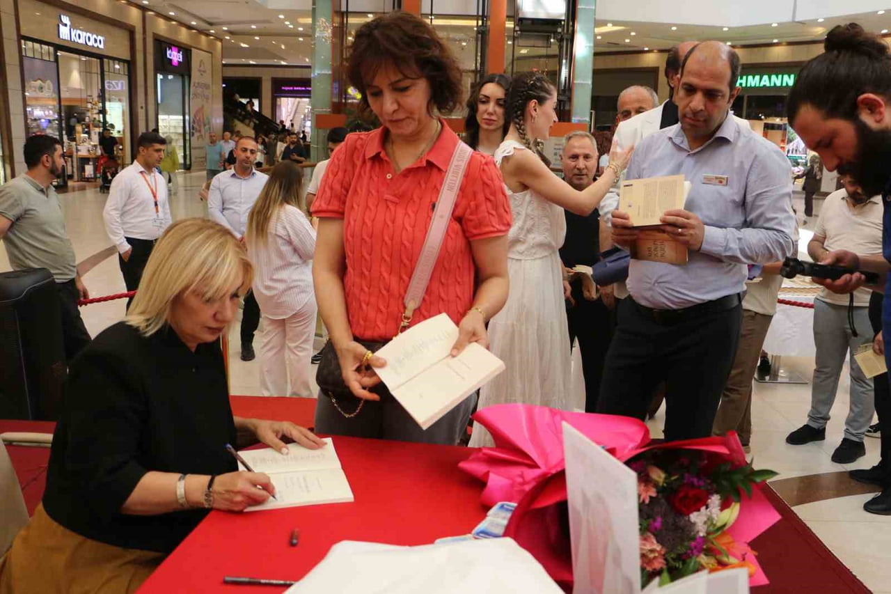 DİYARBAKIRLI YAZAR AYŞE CEYLAN TOPÇU’NUN İLK ÖYKÜ KİTABI “YÜZÜNÜ GÜNEŞE DÖN” OKURLARLA BULUŞTU....