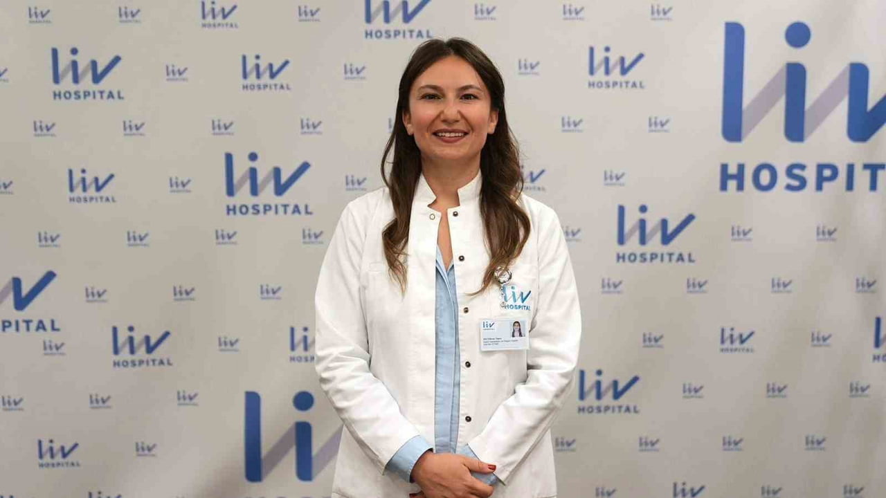 DOÇ. DR. ELİF GÖKNUR TOPÇU