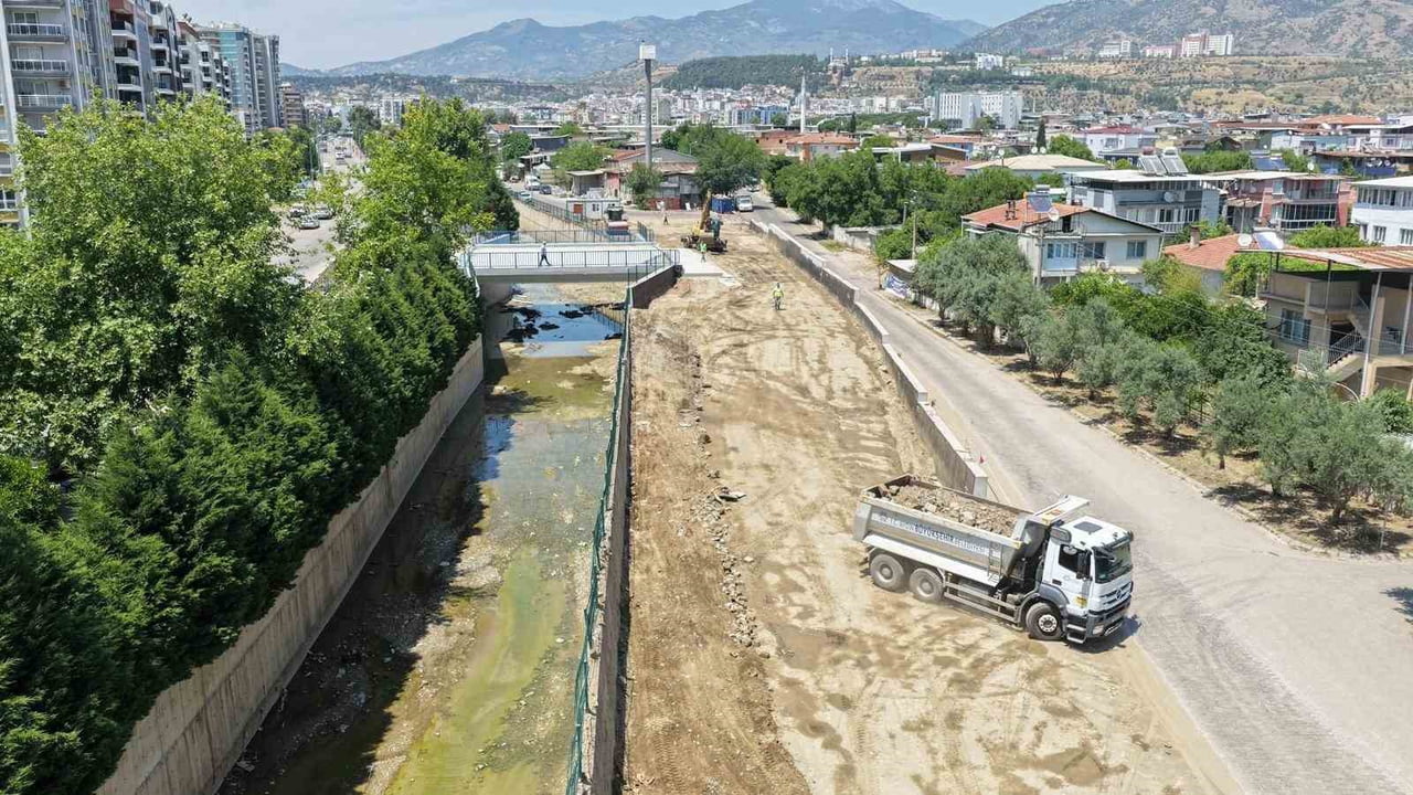 DOĞU AYDIN BULVARI VE TABAKHANE DERESİ KÖPRÜSÜ PROJESİNDE ÇALIŞMALAR SÜRÜYOR