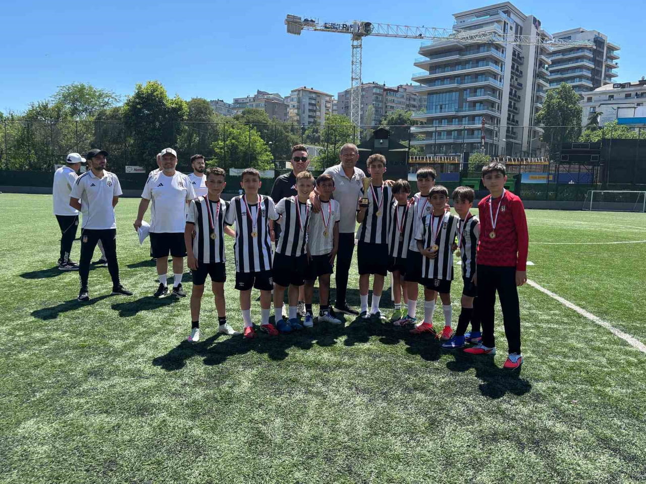 DOĞU BÖLGESİ ŞAMPİYONU OLARAK TÜRKİYE FİNALLERİNE KATILAN TATVAN BEŞİKTAŞ FUTBOL OKULU, 2014...