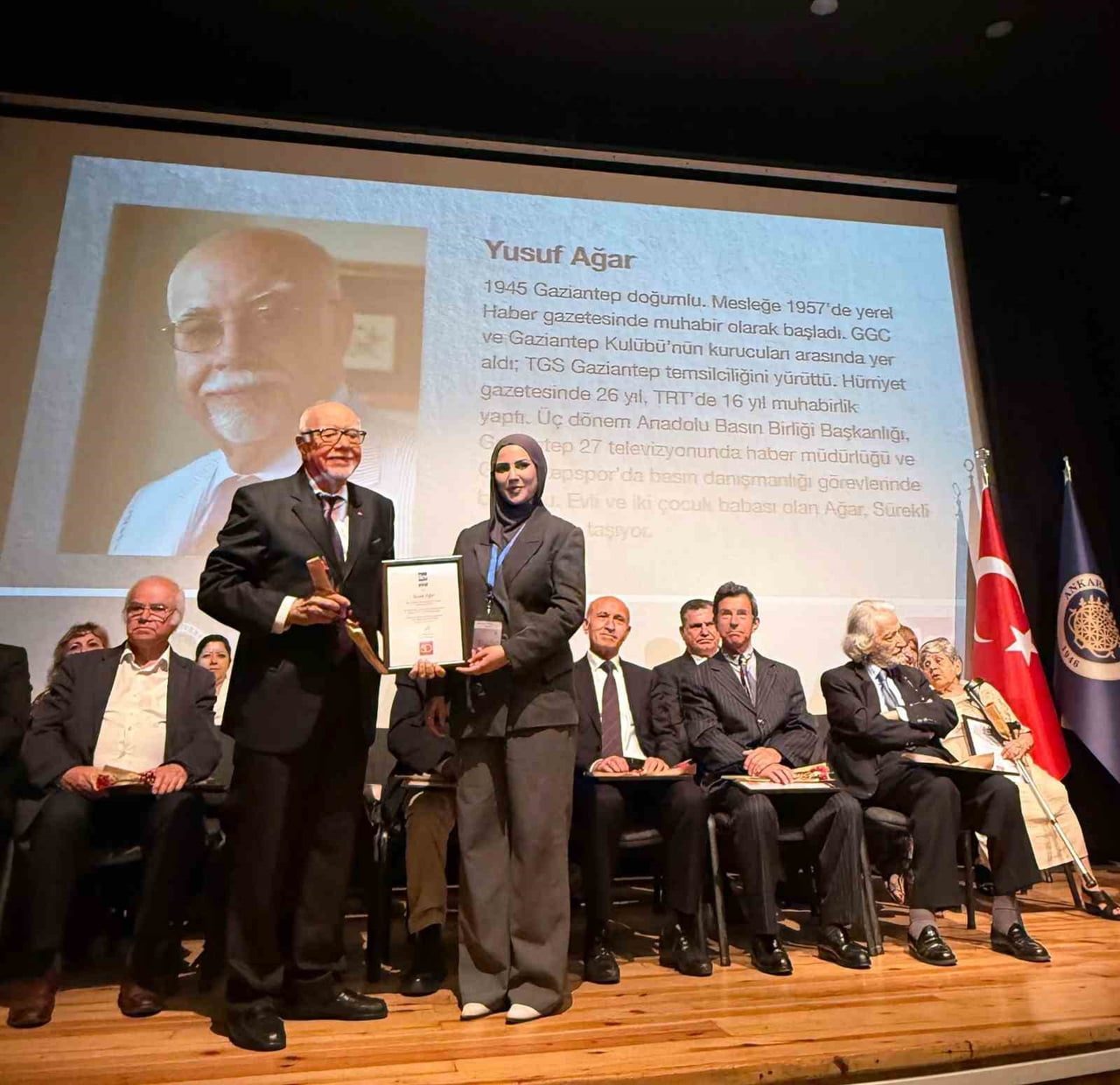 DUAYEN GAZETECİ AĞAR’A "MESLEKTE 50 YIL ONUR ÖDÜLÜ" VERİLDİ