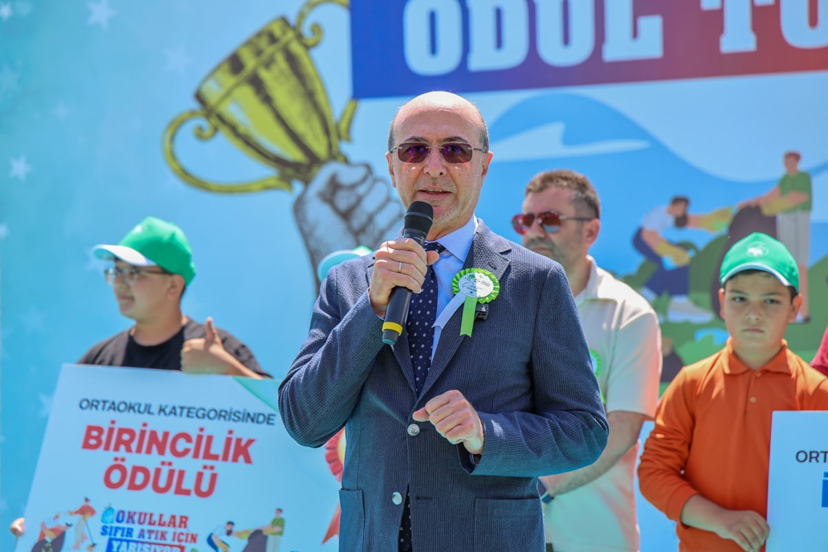 DÜNYA ÇEVRE GÜNÜ’NDE ANLAMLI BİR ETKİNLİKLE ÖĞRENCİLERLE BİR ARADA OLMANIN MUTLULUĞUNU YAŞADIĞINI...