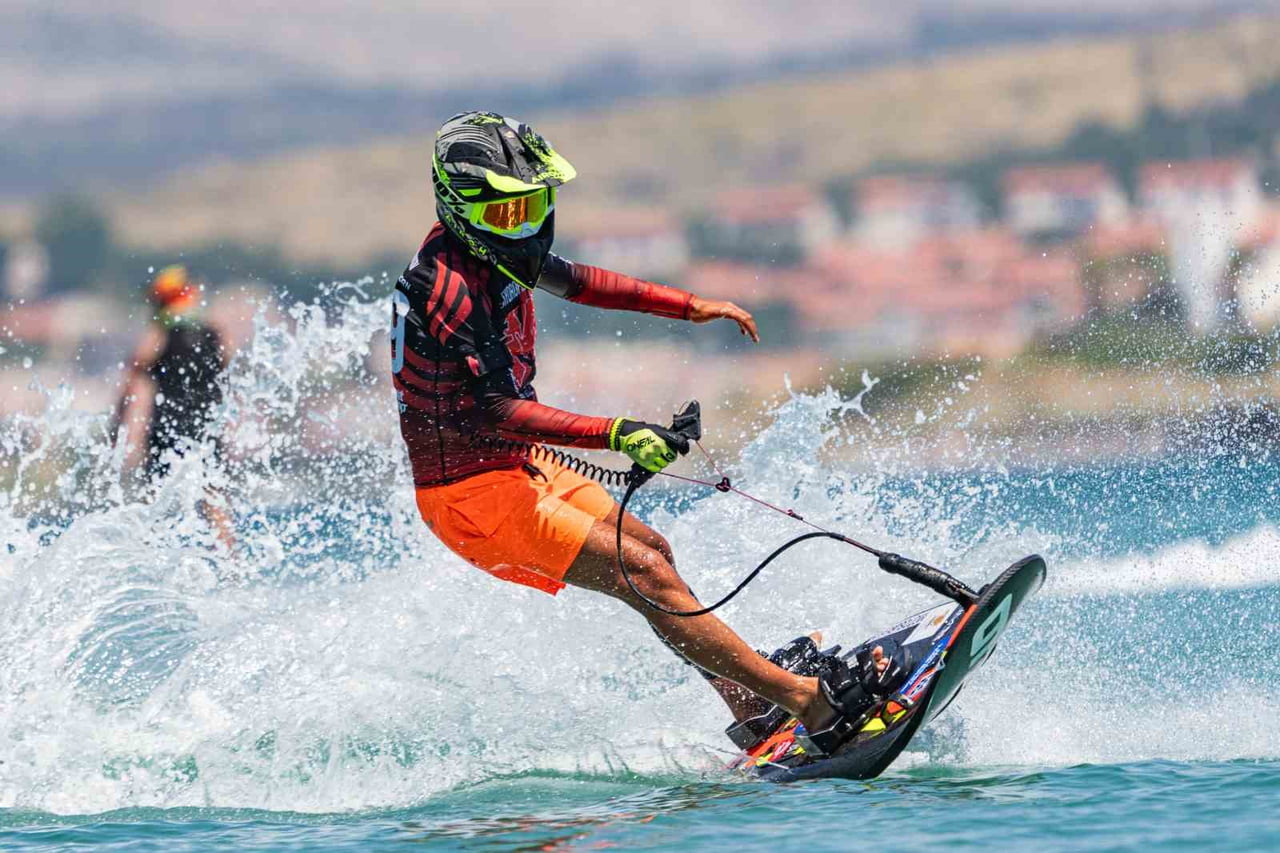 DÜNYA MOTOSURF ŞAMPİYONASI'NDA HEYECAN BAŞLADI