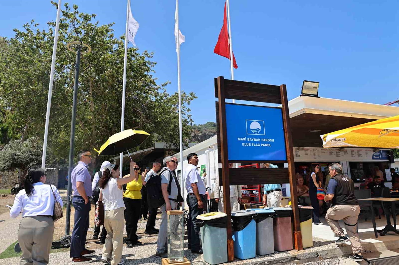 DÜNYADA EN FAZLA MAVİ BAYRAKLI PLAJA SAHİP KENTLERDEN BİRİ OLAN ANTALYA’DA YÜRÜTÜLEN UYGULAMA VE...