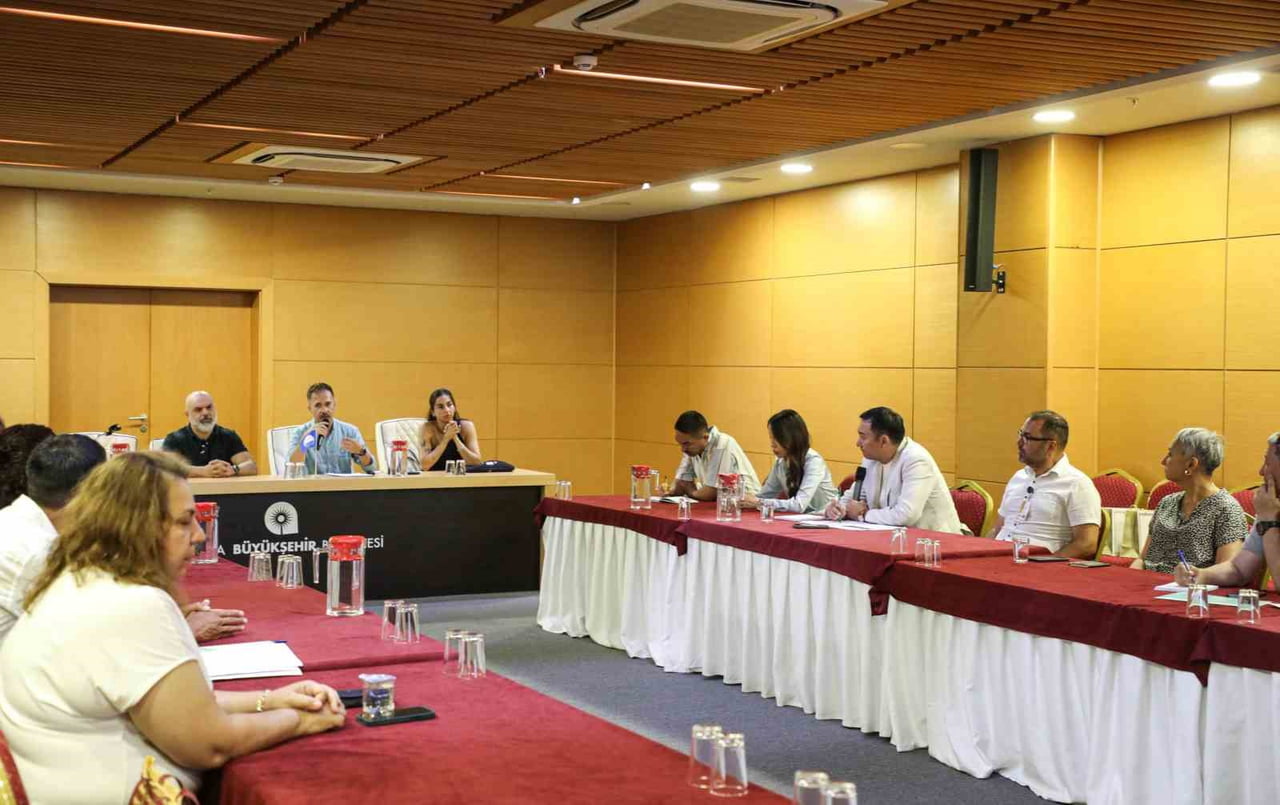 DÜNYADA EN FAZLA MAVİ BAYRAKLI PLAJA SAHİP KENTLERDEN BİRİ OLAN ANTALYA’DA YÜRÜTÜLEN UYGULAMA VE...