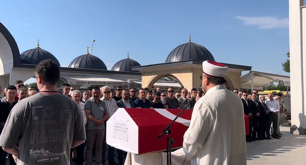 DURUŞMADA HAYATINI KAYBEDEN CUMHURİYET SAVCISI BURSA’DA SON YOLCULUĞUNA UĞURLANDI