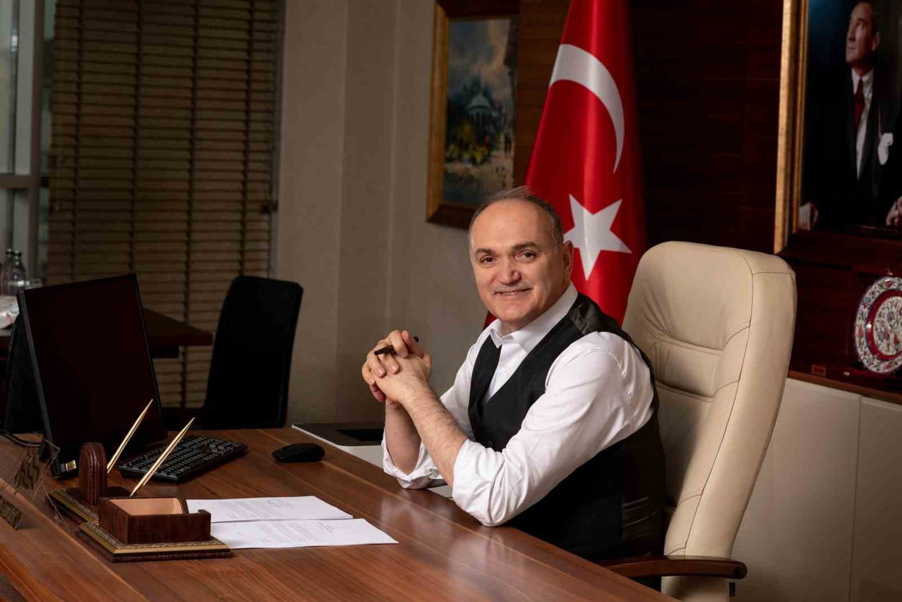 DÜZCE BELEDİYE BAŞKANI DR. FARUK ÖZLÜ, 2025-2026 EĞİTİM ÖĞRETİM YILI’NIN SONA ERMESİ VE KARNE...