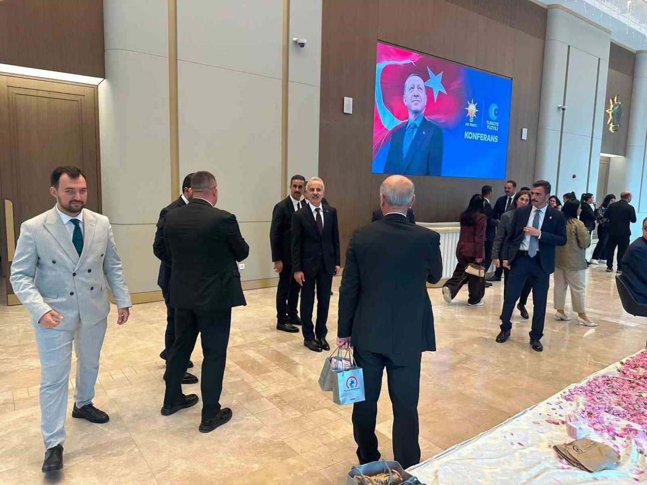 DÜZCE BELEDİYE BAŞKANI DR. FARUK ÖZLÜ, AK PARTİ GENEL MERKEZİ’NDE GERÇEKLEŞTİRİLEN 180....