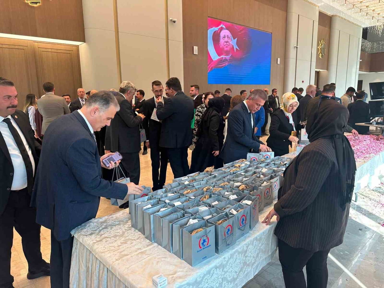 DÜZCE BELEDİYE BAŞKANI DR. FARUK ÖZLÜ, AK PARTİ GENEL MERKEZİ’NDE GERÇEKLEŞTİRİLEN 180....