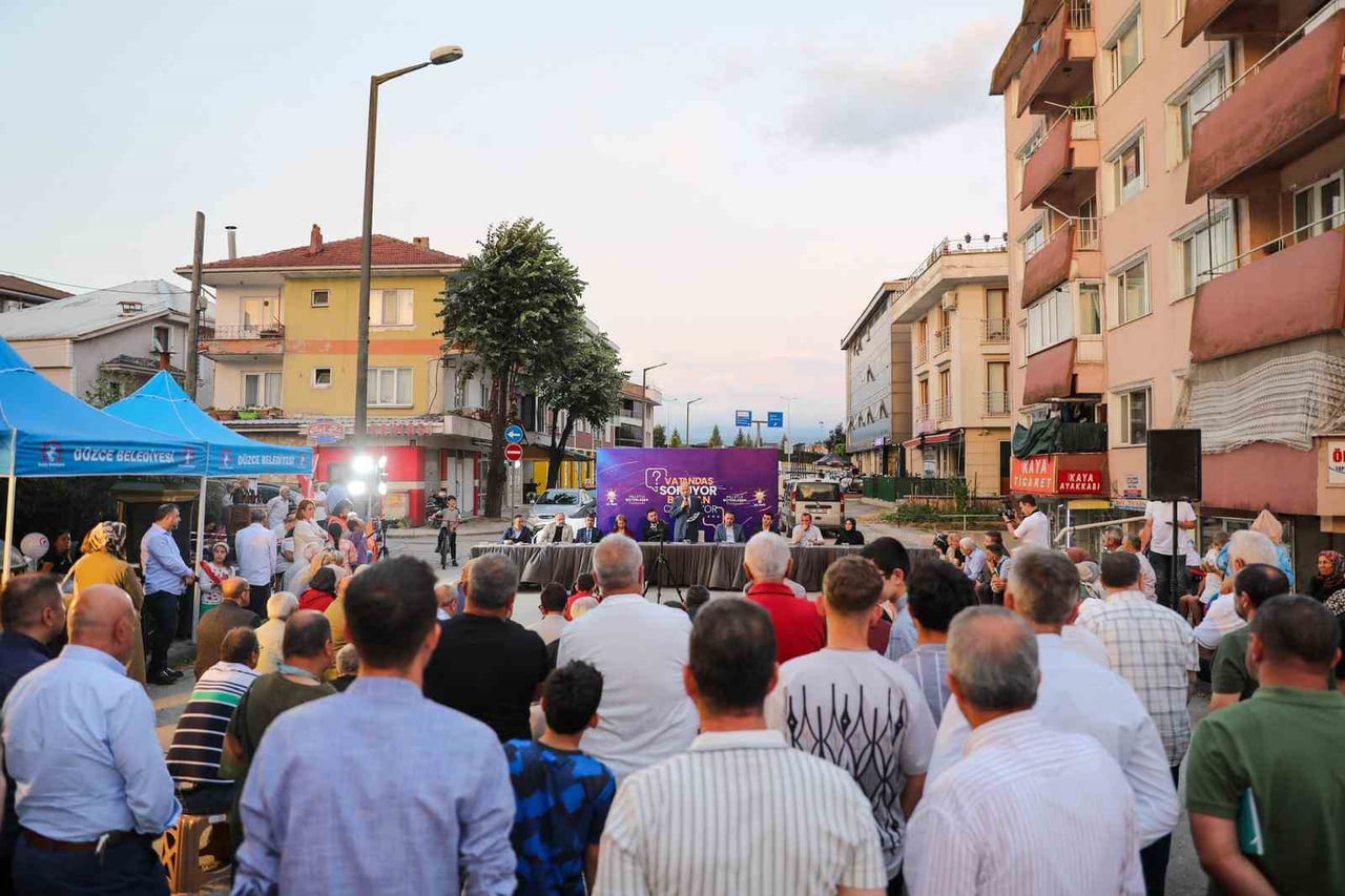 DÜZCE BELEDİYE BAŞKANI FARUK ÖZLÜ, YILIN DÖRDÜNCÜ VATANDAŞ BULUŞMASINDA NUSRETTİN MAHALLESİ...