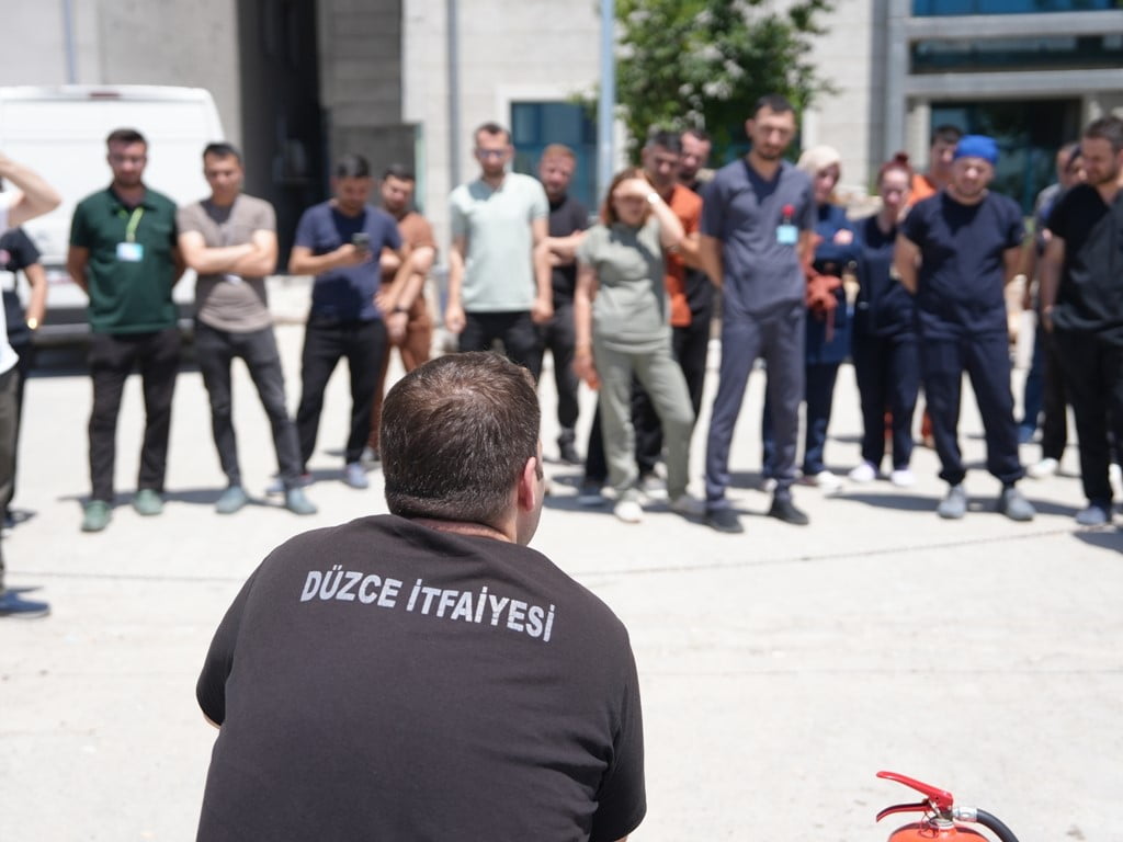 DÜZCE BELEDİYESİ İTFAİYE MÜDÜRLÜĞÜ, DÜZCE ÜNİVERSİTESİ TIP FAKÜLTESİ HASTANESİ SAĞLIK UYGULAMA...
