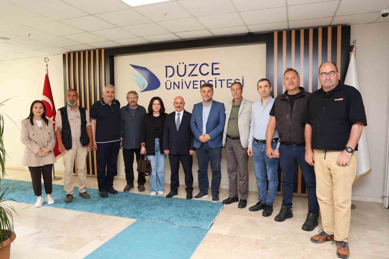 DÜZCE ÇALIŞAN GAZETECİLER CEMİYETİ YÖNETİM KURULU İLE BAZI BASIN KURULUŞLARI TEMSİLCİLERİ DÜZCE...
