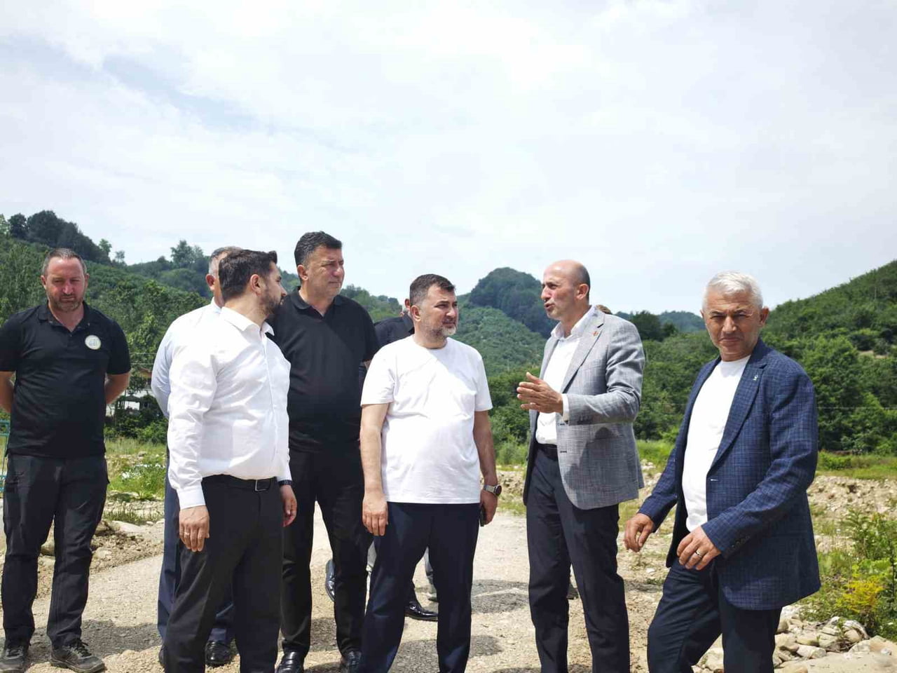 DÜZCE’DE ESMAHANIM VE UĞURLU KÖYLERİ ARASINDAKİ ŞİFALI SU MEVKİİNDE, MELEN HAVZASI ÜZERİNDE...