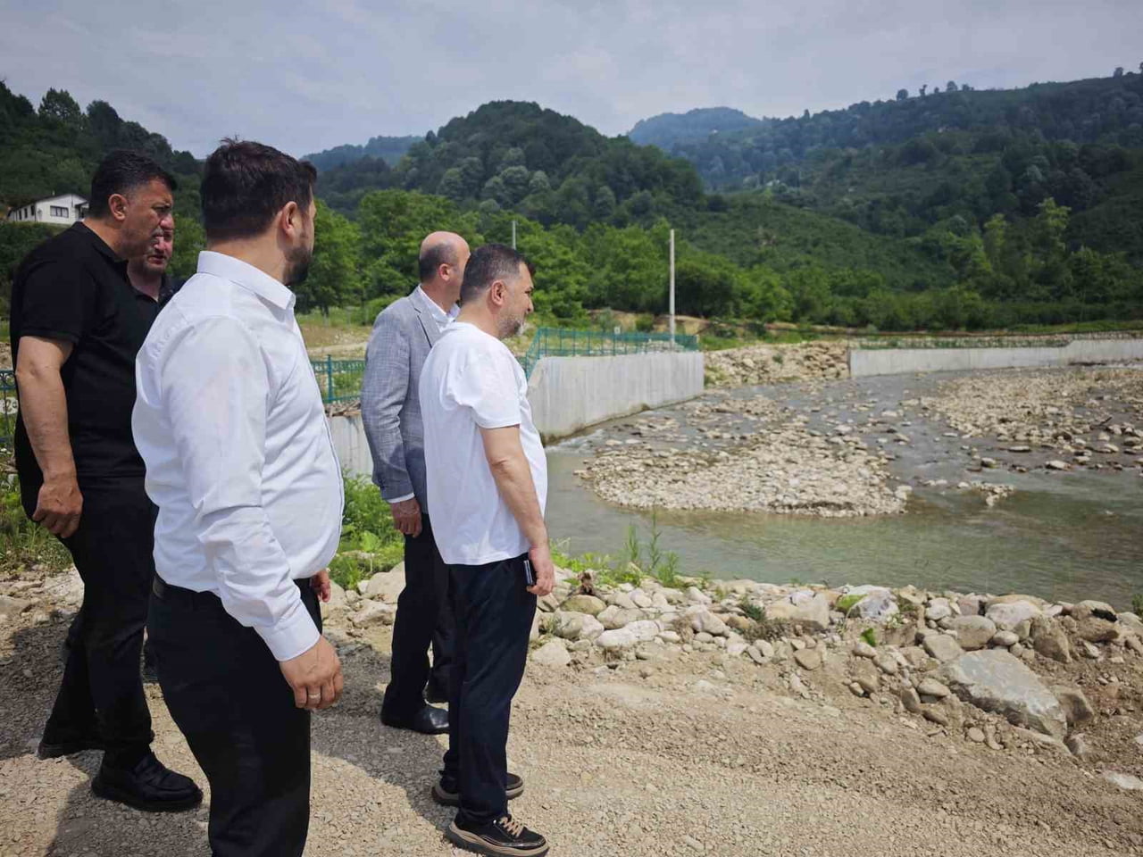 DÜZCE’DE ESMAHANIM VE UĞURLU KÖYLERİ ARASINDAKİ ŞİFALI SU MEVKİİNDE, MELEN HAVZASI ÜZERİNDE...
