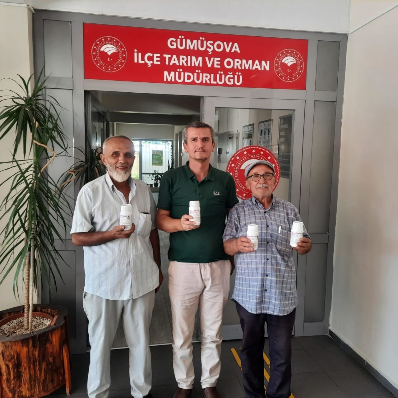 DÜZCE GENELİNDE KAHVERENGİ KOKARCA ZARARLISINA KARŞI YÜRÜTÜLEN ÇALIŞMALAR KAPSAMINDA 72 BİN METRUK...