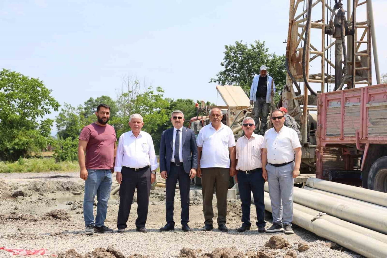 DÜZCE İL ÖZEL İDARESİ TARAFINDAN ÇİLİMLİ İLÇESİNE BAĞLI DİKMELİ KÖYÜ’NDE YÜRÜTÜLEN SONDAJ...