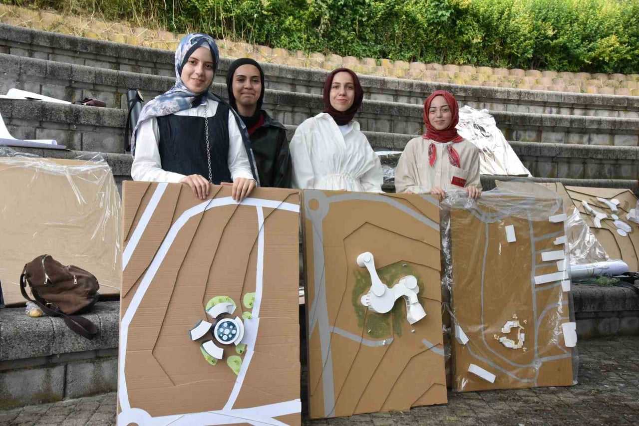 DÜZCE ÜNİVERSİTESİ SANAT, TASARIM VE MİMARLIK FAKÜLTESİ MİMARLIK BÖLÜMÜ ÖĞRENCİLERİ, 2025-2026...