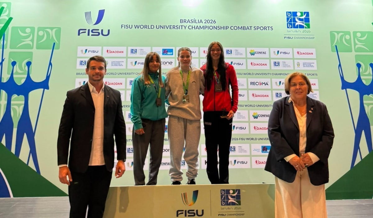 DÜZCE ÜNİVERSİTESİ SPOR BİLİMLERİ FAKÜLTESİ ANTRENÖRLÜK EĞİTİMİ BÖLÜMÜ ÖĞRENCİSİ ZERDA DEMİR...