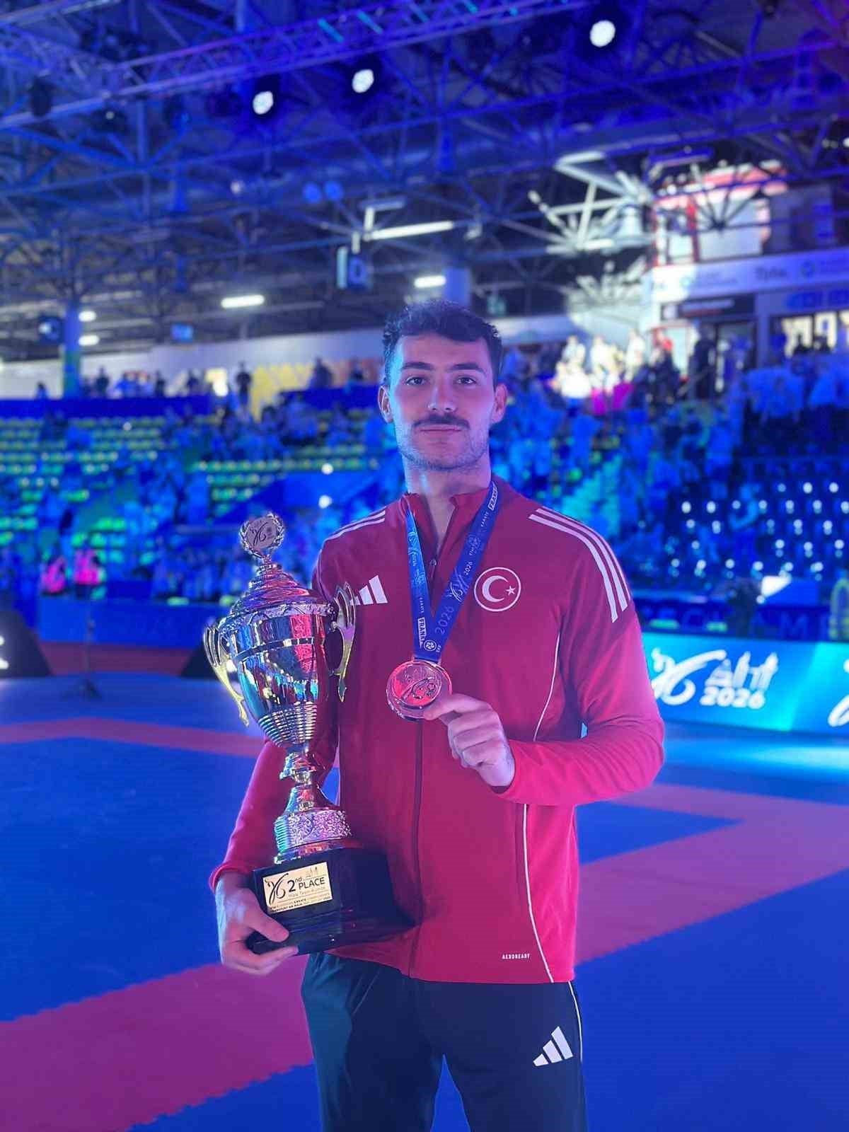 DÜZCE ÜNİVERSİTESİ SPOR BİLİMLERİ FAKÜLTESİ ÖĞRENCİSİ YUSUF EREN TEMİZEL, ALMANYA’DA DÜZENLENEN...