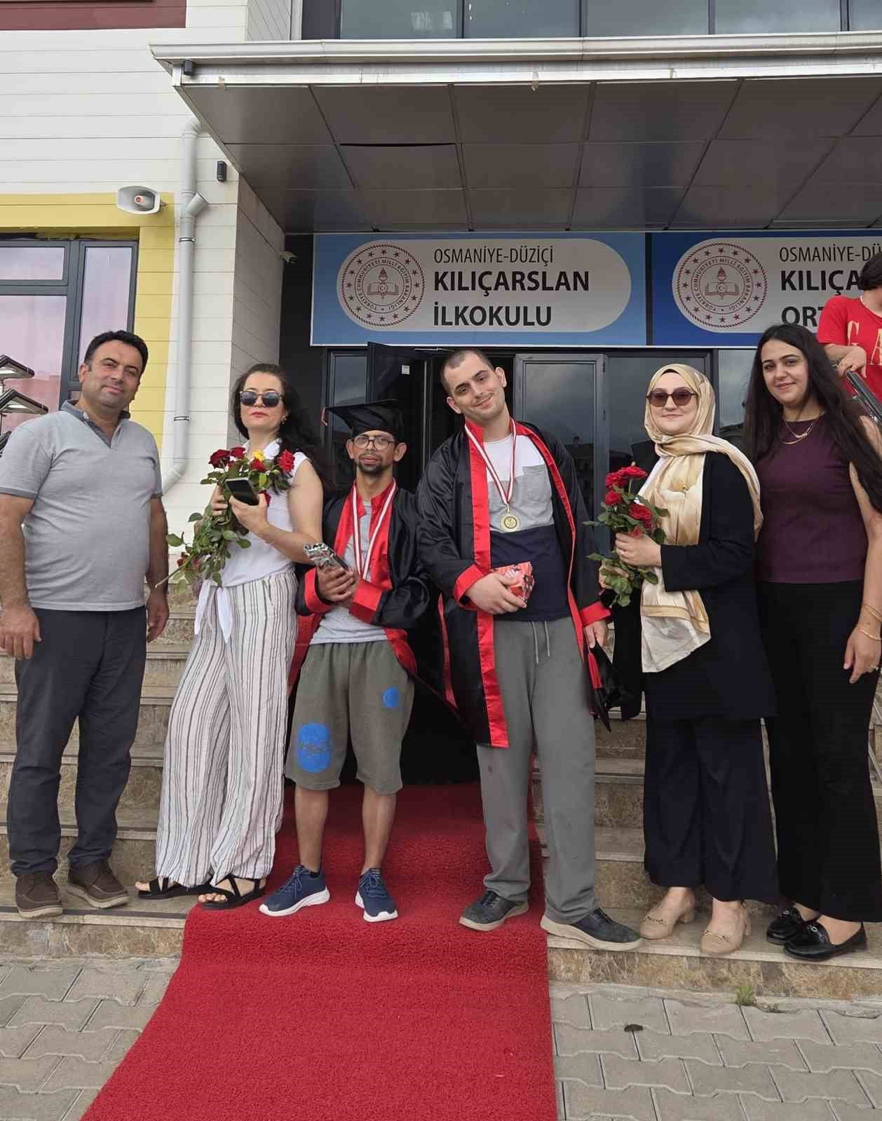 DÜZİÇİ ÖZEL EĞİTİM UYGULAMA OKULU 3. KADEME TARAFINDAN DÜZENLENEN MEZUNİYET PROGRAMINDA OKUL, İLK...