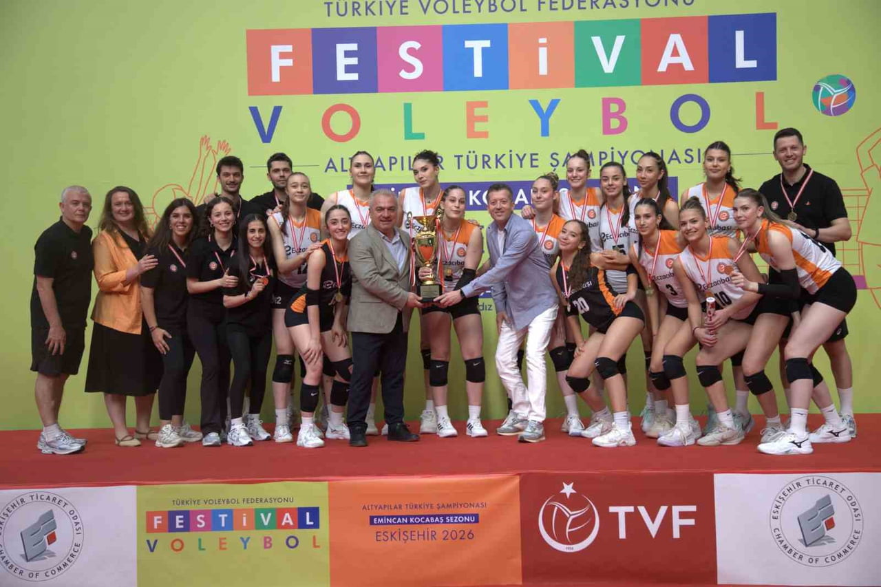 ECZACIBAŞI YILDIZ KIZ TAKIMI NAMAĞLUP TÜRKİYE ŞAMPİYONU OLDU.