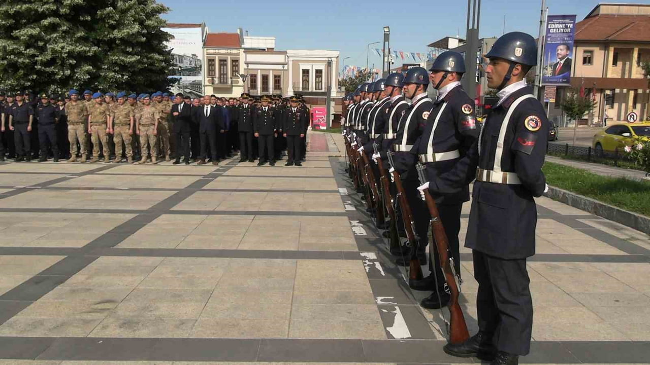 EDİRNE’DE JANDARMA TEŞKİLATI’NIN KURULUŞUNUN 187’NCİ YIL DÖNÜMÜ DÜZENLENEN TÖRENLE...