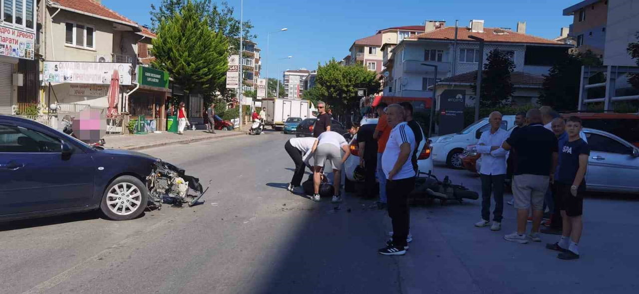 EDİRNE’DE ZİNCİRLEME KAZA: MOTOSİKLET SÜRÜCÜSÜ YARALANDI