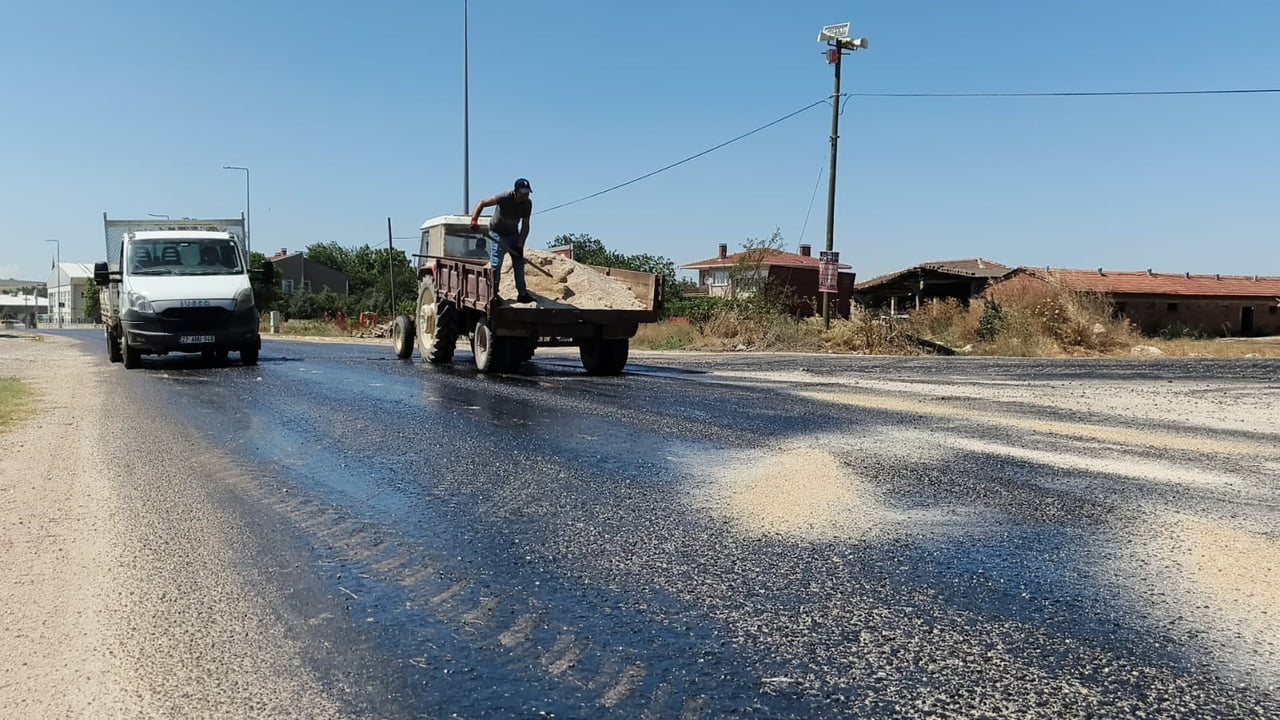 EDİRNE GENELİNDE ETKİSİNİ SÜRDÜREN AŞIRI SICAK HAVA DALGASI GÜNLÜK YAŞAMI OLUMSUZ ETKİLEMEYE DEVAM...