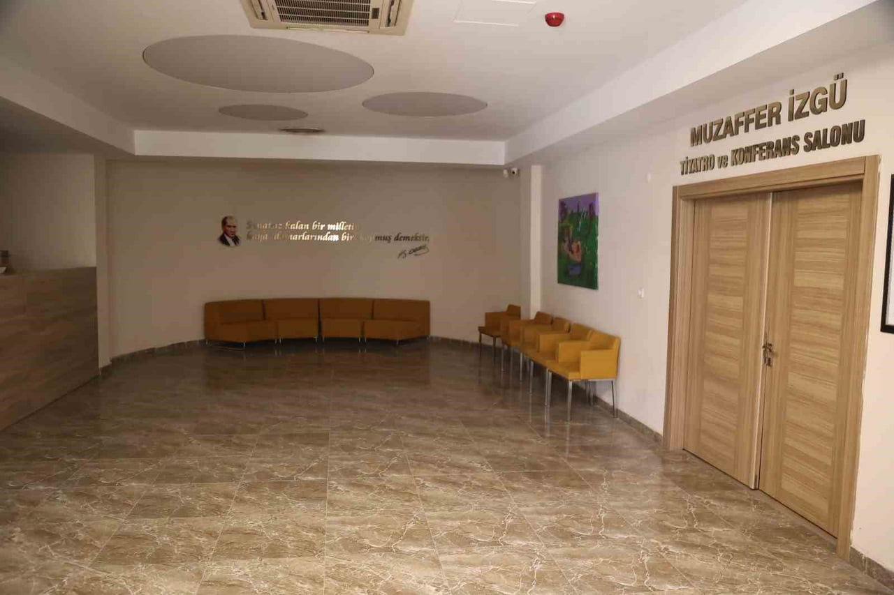 EFELER BELEDİYE BAŞKANI ANIL YETİŞKİN'İN TALİMATIYLA KAPSAMLI BİR ŞEKİLDE YENİLENEN MUZAFFER İZGÜ...