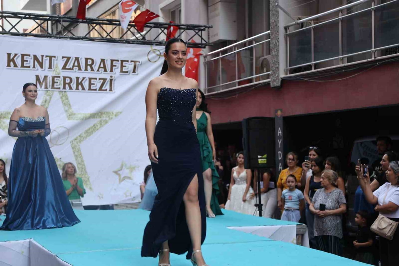 EFELER BELEDİYE BAŞKANI ANIL YETİŞKİN’İN, EVLİLİK HAZIRLIĞI YAPAN ÇİFTLERE DESTEK OLMAK AMACIYLA...